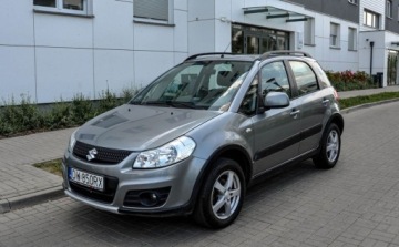 Suzuki SX4 I Hatchback Facelifting 1.6 VVT 120KM 2012 Suzuki SX4 4x4 Salon PL Lift 2012 2013 r. 1.6 Benzyna 120KM