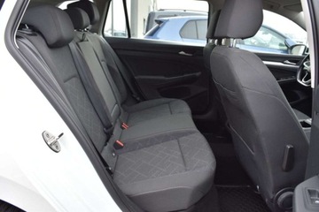 Volkswagen Golf VIII Variant 2.0 TDI 150KM 2022 Volkswagen Golf SalonPL TDI 150KM DSG Pakiety SideAssist Czujniki ACC ALU, zdjęcie 31