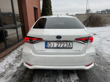 Toyota Corolla XII Sedan 1.8 Hybrid 122KM 2020 Toyota Corolla 1.8 hybryda 122 KM salon polska zarej w PL automat zad, zdjęcie 4