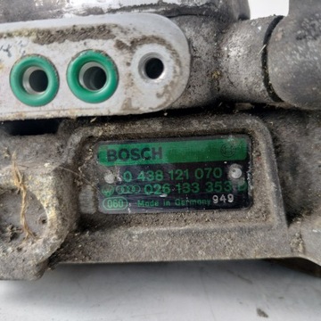 AUDI 80 B3 2.0 ТОПЛИВОРАСПРЕДЕЛИТЕЛЬ 026133353D BOSCH