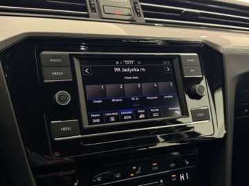 Volkswagen Passat B8 Variant Facelifting 2.0 TDI SCR 150KM 2023 Volkswagen Passat Business ACC LED Hak CarPlayAndroid Auto Podgrzewan, zdjęcie 25