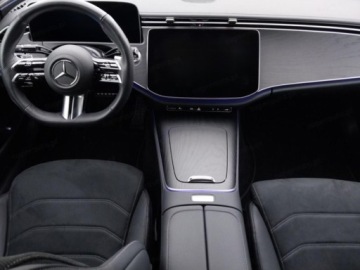 Mercedes Klasa E W214 2024 300 de 4M Pakiet wyposażenia AMG Premium + Night + Hak, zdjęcie 4