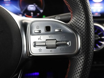 Mercedes CLA C118/X118 Shooting Brake Facelifting 1.3 200 163KM 2023 Mercedes CLA 200 automat full LED skóra/alcantara, zdjęcie 31