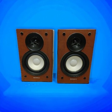 Красивые компактные колонки Sony 6 Ом.