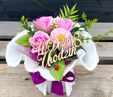 Букет из махровых и мыльных роз для учителя.