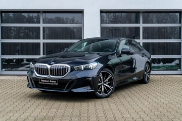 BMW Seria 5 G90-91 Touring 2.0 520d 197KM 2025 BMW 520 xDrive Limuzyna - Dostępny od ręki!, zdjęcie 1