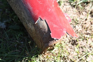 BLATNÍK LEVÝ PŘEDNÍ ALFA ROMEO GT ČERVENÝ 130B/B