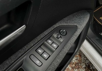 Peugeot 3008 II Crossover 1.2 PureTech 130KM 2017 Peugeot 3008 II LED 1.2 e-THP 130KM gwarancja MANUAL 1.2 Benzyna, zdjęcie 32