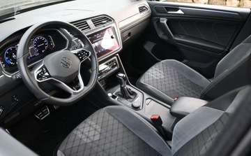 Volkswagen Tiguan II SUV Facelifting 2.0 TDI 200KM 2022 Volkswagen Tiguan 2,0 TDI 200 KM 4x4 R-LINE HEDA UP MATRIX Kamera 360 Nawi, zdjęcie 17