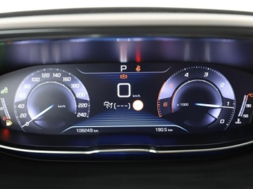 Peugeot 5008 II Crossover 1.5 BlueHDI 130KM 2019 Peugeot 5008 automat jasna tapicerka półskóry, zdjęcie 21