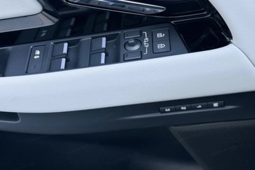 Land Rover Range Rover Evoque II SUV 2.0 204KM 2024 Range Rover Evoque D200 Dynamic SE 2.0 (204KM) 2024, zdjęcie 5