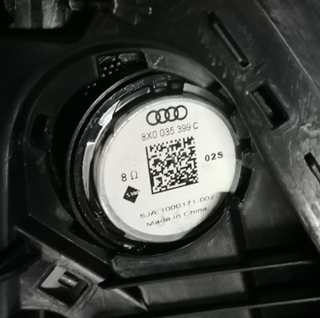 AUDI Q3 12R RÁMEČEK DVEŘE PRAVÝ PŘEDNÍ