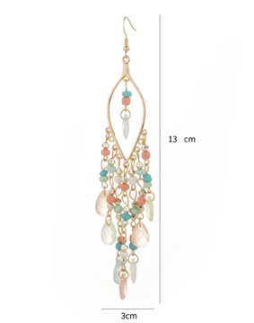 Элегантные и стильные серьги с длинной богемной бахромой.