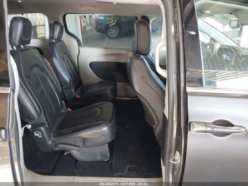 Chrysler Pacifica II 2022 Chrysler Pacifica Touring L, 2022r., 3.6L 3.6 Benzyna 287KM, zdjęcie 9