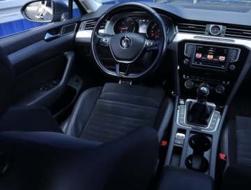 Volkswagen Passat B8 Variant 2.0 TDI BlueMotion SCR 150KM 2017 VW Passat 2.0 TDI, Salon Polska, 1. Właściciel, zdjęcie 6
