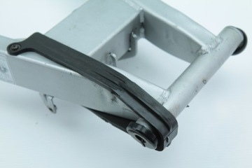 HONDA VARADERO 125 01-06 WAHACZ TYŁ