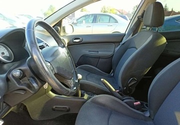 Peugeot 206 Hatchback 5d + 1.4 75KM 2011 Peugeot 206 plus Peugeot 206 plus 206 1.4 Presence 1.4 Benzyna 75KM, zdjęcie 7