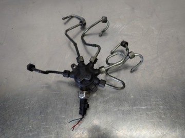 ROZDZIELACZ PALIWA PRZEWODY WTRYSKOWE NISSAN NV200