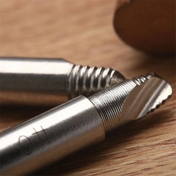 ЭКСТРАКТОРЫ ДЛЯ СЛОМАННЫХ ВИНТОВ НАБОР ИЗ 5 ШТ.