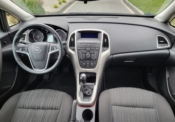 Opel Astra J Hatchback 5d 1.6 Twinport ECOTEC 115KM 2011 Opel Astra Opel Astra 1.6 115PS Dobre wyposazenie Kola Lato Zima 1.6, zdjęcie 2