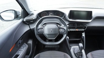 Peugeot 208 II Hatchback 1.2 PureTech 75KM 2021 Peugeot 208 2021 Rok Bogate wyposażenie, zdjęcie 10