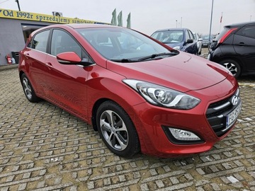 Hyundai i30 II Hatchback 5d 1.6 GDI 135KM 2015 Hyundai i30 1,6 benzyna 135KM nawigacja, zdjęcie 1