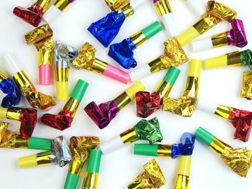 СВИСТОК НА ДЕНЬ РОЖДЕНИЯ ГОЛОГРАФ СМЕШАННЫЕ ЦВЕТА 1 шт.