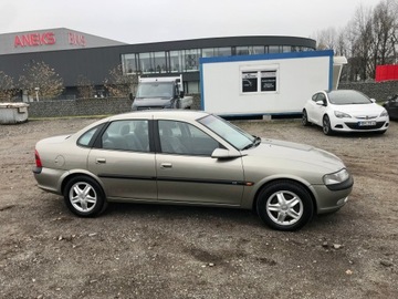 Opel Vectra B Sedan 2.0 i 16V 136KM 1997 OPEL VECTRA B 2.0 i 16V 136Ps KLIMATRONIK WELUR STAN KOLEKCJONERSKI, zdjęcie 5