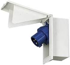 Крышка разъема CEE белого цвета.