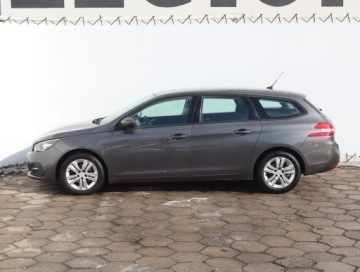 Peugeot 308 II SW Facelifting 1.2 PureTech 130KM 2019 Peugeot 308 1.2 PureTech, Navi, Klima, zdjęcie 2