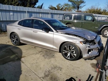 Volvo S60 III 2024 Volvo S60 2024, 2.0 L, Core, niski przebieg 36 tys km, od ubezpieczalni 2.0, zdjęcie 3