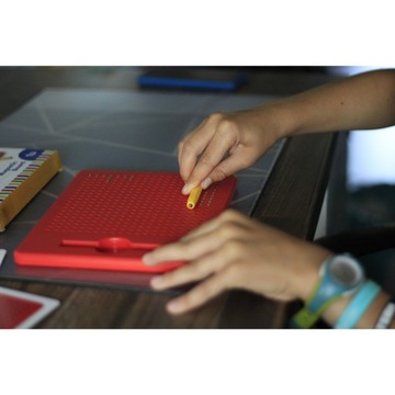 Магнитная доска Apli Kids с шариковым стилусом.