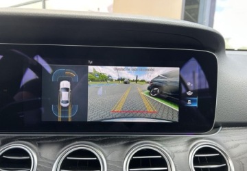 Mercedes Klasa E W213 Limuzyna Facelifting 2.0 E220d 194KM 2021 Mercedes-Benz Klasa E Salon Polska Kamera cofania Audio Burmester 4MATI, zdjęcie 18