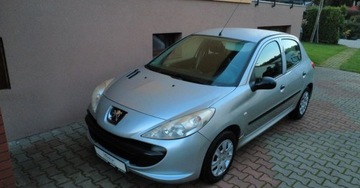 Peugeot 206 Hatchback 5d + 1.4 75KM 2010