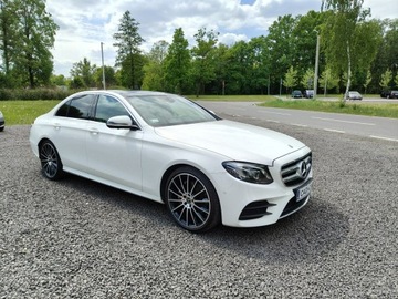 Mercedes Klasa E W213 Limuzyna 2.0 220d 194KM 2017 Mercedes E 220 Super stan faktura vat 23%, zdjęcie 2