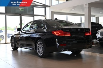BMW Seria 5 G30-G31 Touring 520d 190KM 2019 BMW Seria 5 xDrive520d M Sport HarmanKardon Fotel sportowy 2.0 Diesel, zdjęcie 5