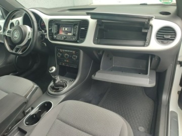 Volkswagen Beetle Hatchback 3d 1.6 TDI 105KM 2015 Volkswagen Beetle bezwypadkowy wyposażen, zdjęcie 23