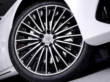 Mercedes Klasa E W214 Sedan 2.0 220d 197KM 2026 E Klasa 220 d 4-Matic AMG 2.0 (moc 197 KM) 2026, zdjęcie 6