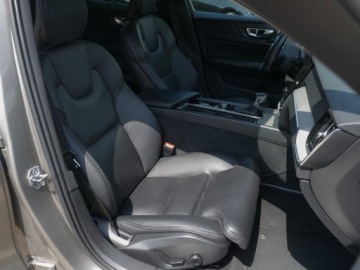 Volvo 2019 Volvo V60 CC AWD Pro Pamięć ACC skóra Komforty Blis Diody Keyles LKA Winter, zdjęcie 17