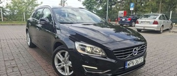 Volvo V60 I 2013 Volvo V60 Volvo V60 D6 AWD Plug-in Hybrid Summum 2.4 Hybryda Plug-in 220KM