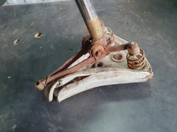 СТАРОЕ АНТИЧНОЕ ВЕЛОСИПЕДЕНИЕ, СЕДЛО, ПРУЖИНЫ