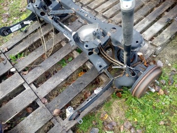 FORD FOCUS MK3 ZAWIESZENIE TYŁ TYLNE KOMPLET