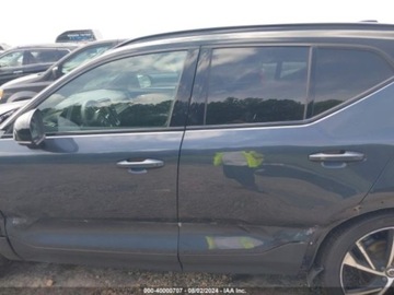 Volvo XC40 2022 Volvo XC 40 2022r, R-Design, 2.0L, 4x4 2.0 Benzyna 252KM, zdjęcie 5