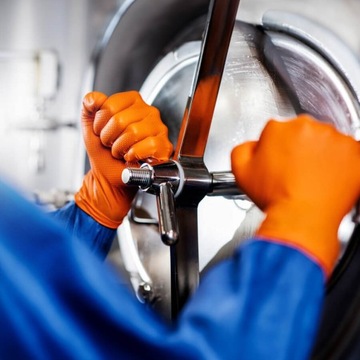 Нитриловые автомобильные перчатки GO GRIP Оранжевые перчатки GOGRIP STRONG M