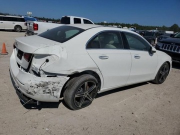 Mercedes Klasa A W177/V177 2022 Mercedes-Benz Klasa A 2022r., 2.0L 2.0 Benzyna 188KM, zdjęcie 2