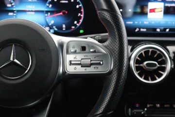 Mercedes Klasa A W177/V177 Hatchback 1.3 200 163KM 2020 Mercedes A A 200, Salon Polska, Serwis ASO, zdjęcie 17