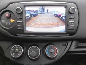 Toyota Yaris III Hatchback 5d Facelifting 2017 1.5 Dual VVT-iE 111KM 2018 Toyota Yaris 1,5-Dual-VVT-iE III (2011-2019) 1.5VV, zdjęcie 18