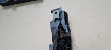 A6 C7 4G КРЕПЛЕНИЕ СДВИГАЮЩЕГО ФОНАРЯ СЛЕВА СПЕРЕДИ 4G0805607