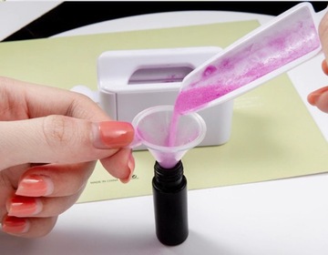 Pojemnik do zdobień pyłek ozdoby brokat manicure