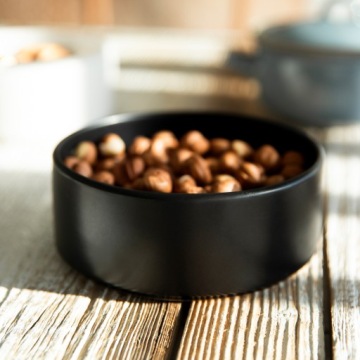 Миска FAMELIO черная, 14 см HOMLA